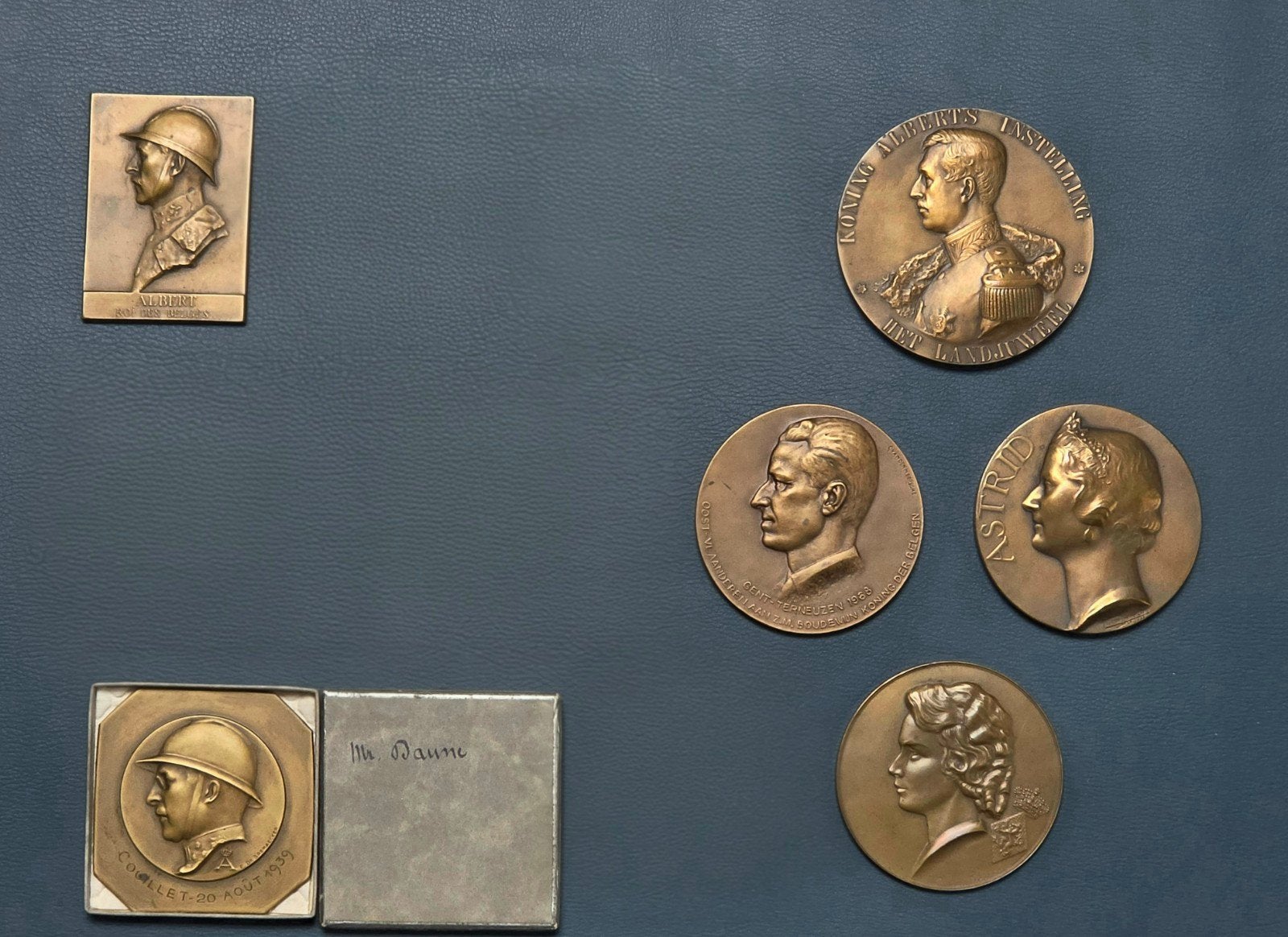 6 médailles pour la famille royale de Belgique, Collections, Enlèvement ou Envoi