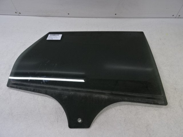 VITRE ARRIERE DROITE Ford Focus 3 Wagon (01-2010/02-2020), Henry-Ford-Straße  1
50735  Köln, DE, Ford-Werke GmbH, Kunden@ford.com