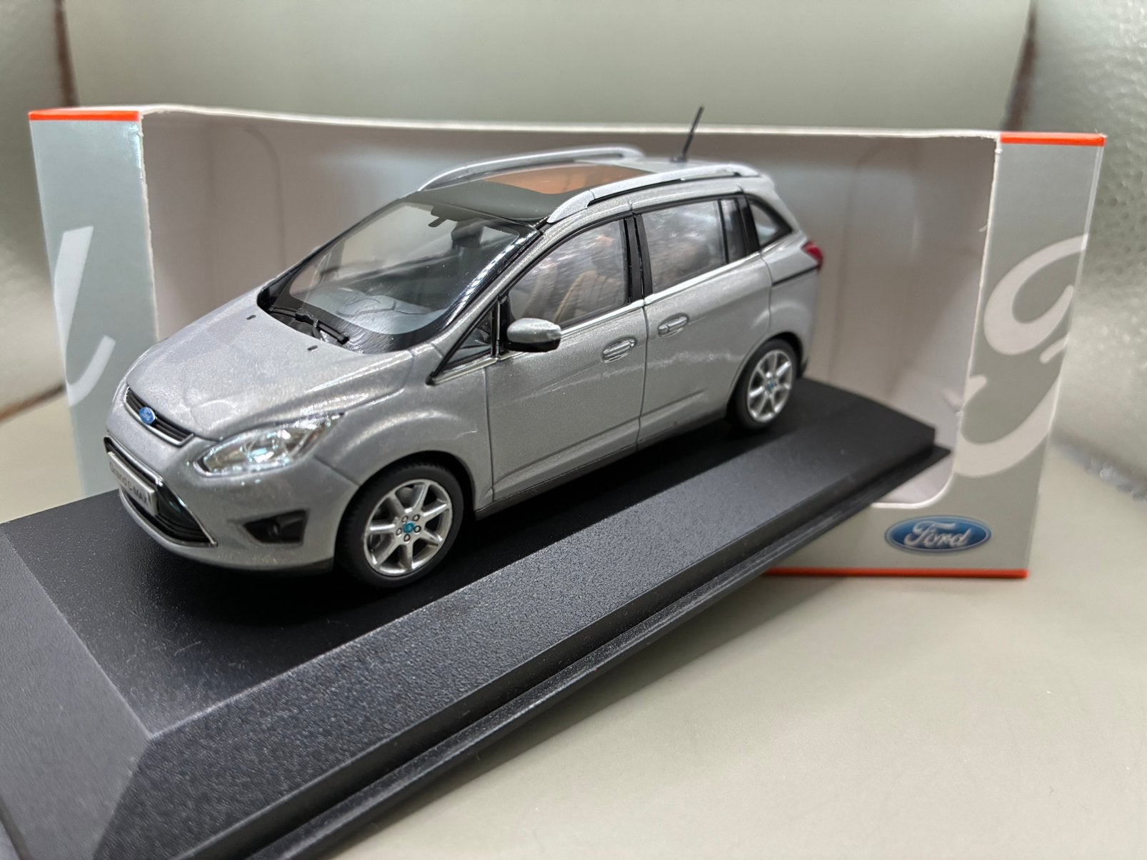 Ford Grand C-Max MK1 (Type C344) 2011 - MiniChamps, Envoi, Neuf, Voiture, MiniChamps