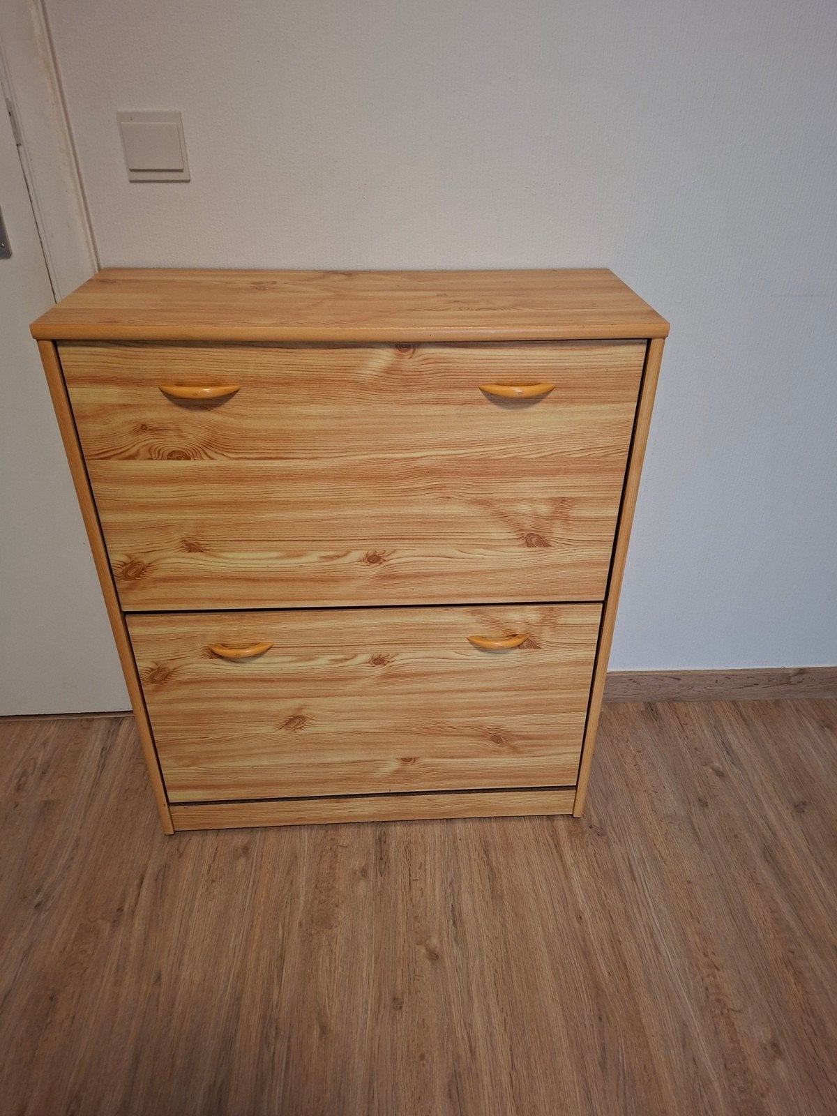 Schoenkast, Ophalen