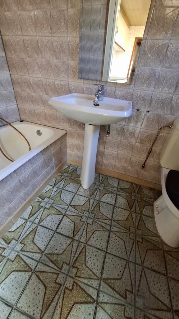 Lavabo meubel op poot, Enlèvement