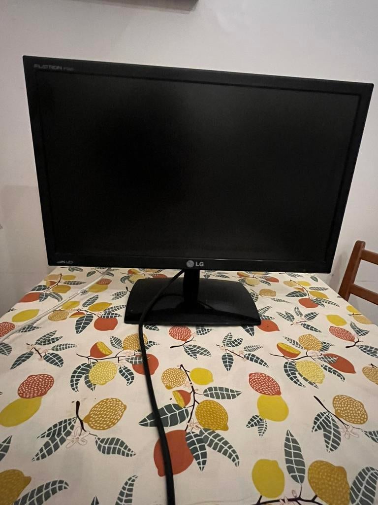 Écran LG 23” – Bon état + câble HDMI offert, Computers en Software, Monitoren, Ophalen of Verzenden, Zo goed als nieuw, HDMI, IPS