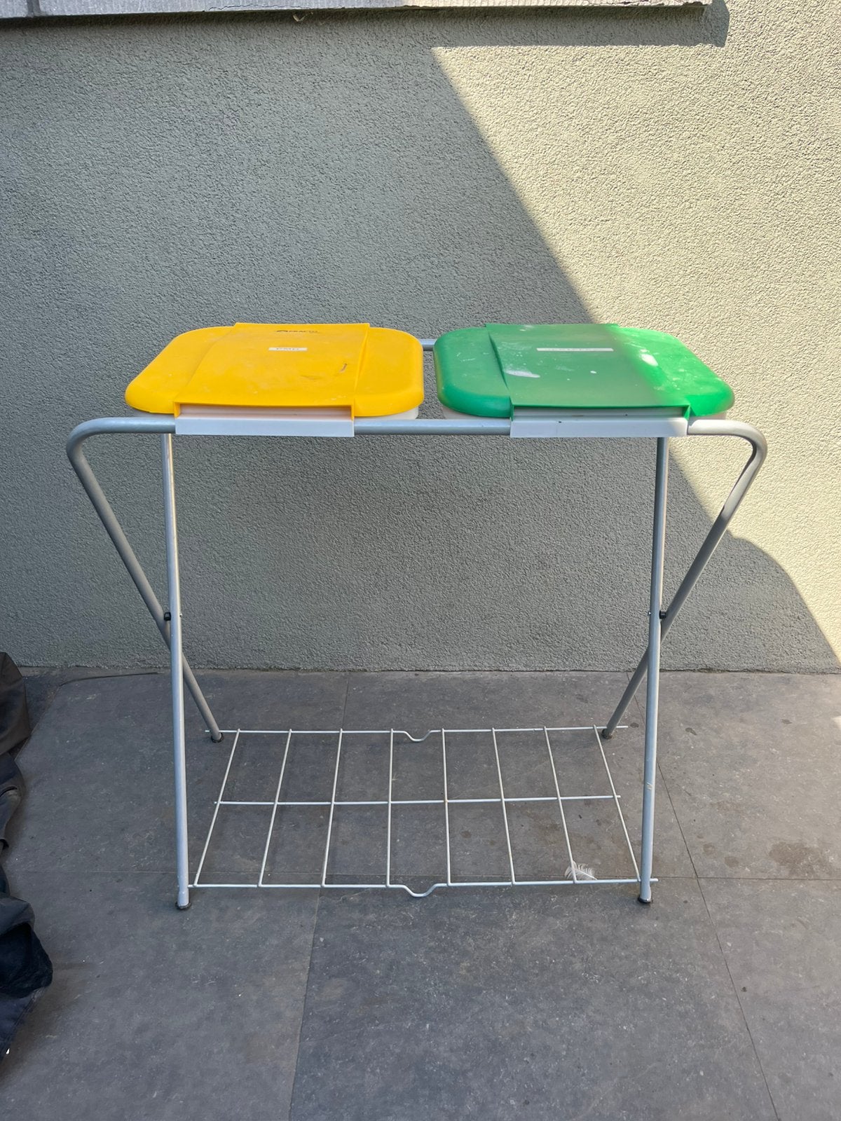 Support poubelles, Enlèvement, Utilisé