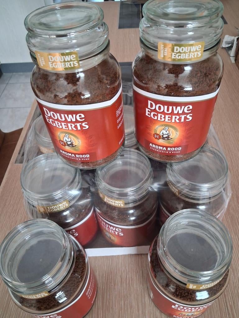 Oploskoffie douwe egberts, Ophalen