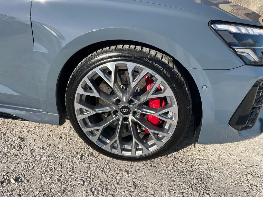 Jantes de performance Audi Rs3 avec pneus d'été de 19 pouces, Autos : Pièces & Accessoires, Pneus & Jantes, Pneus et Jantes, Pneus été