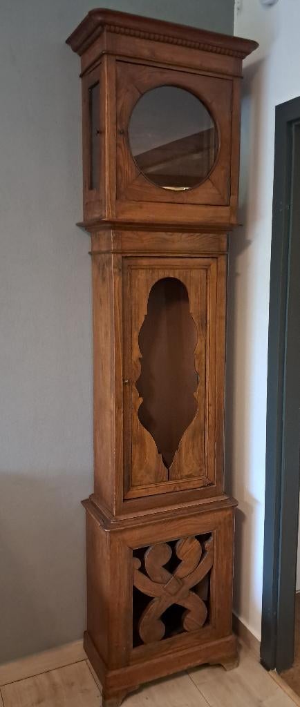 Vooroorlogse klokkast, Ophalen