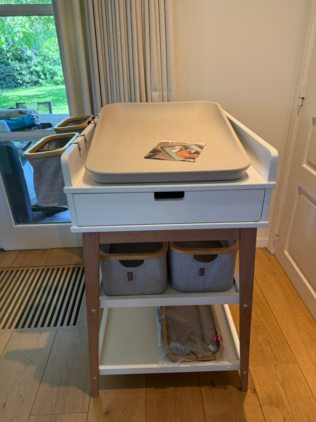 Table à langer Quax + matelas à langer Leander, Enlèvement, Comme neuf, Autres marques