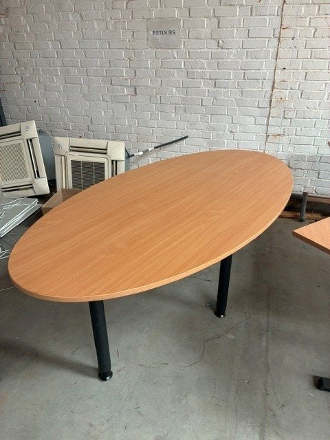 grote ovale tafel, Huis en Inrichting, Ophalen, 100 tot 150 cm, 200 cm of meer, Zo goed als nieuw