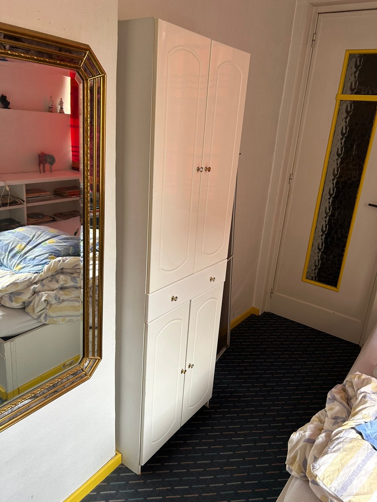 Armoire blanche, Enlèvement, Utilisé