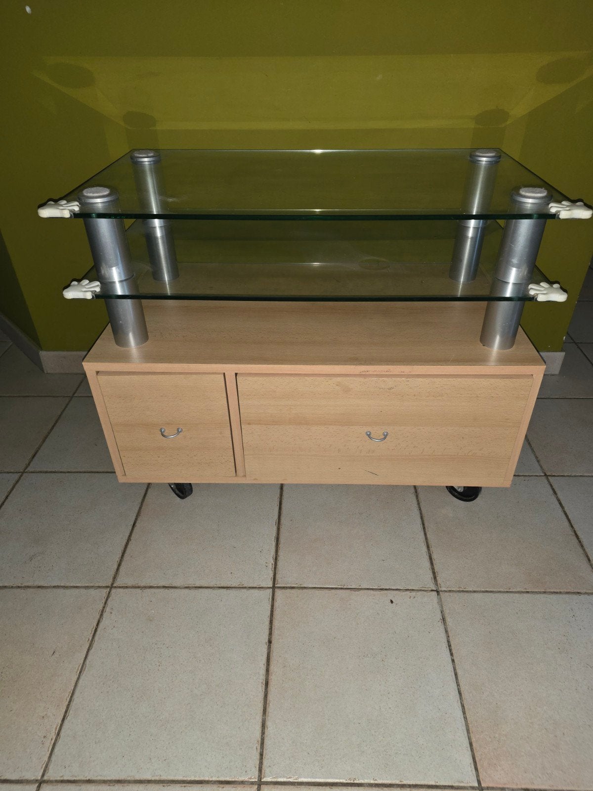 TV of andere toepassing kastje met wieltjes in licht grenen, Ophalen of Verzenden, Glas