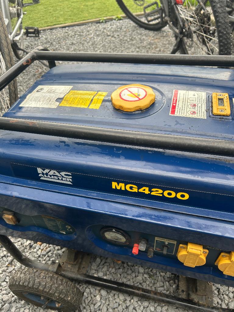 Generator, Ophalen, Gebruikt, Minder dan 5 kVA, Benzine