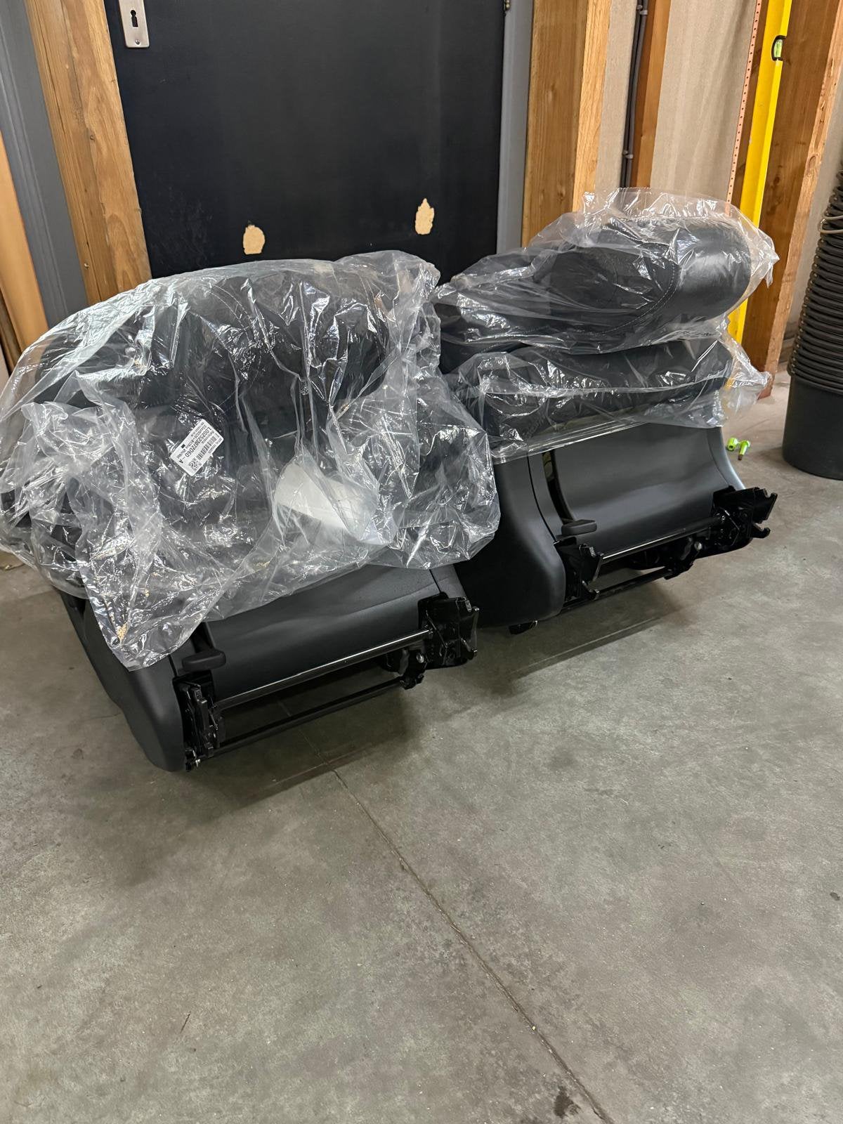 2 originele stoelen niet gebruik voor een mercedes v-klasee, Ophalen, Nieuw, Universeel