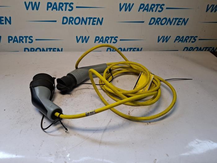 Câble de recharge hybride d'un Volkswagen Golf, Volkswagen, -, 3 mois de garantie, Utilisé