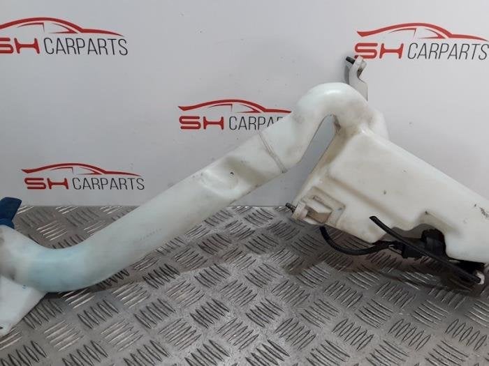 Ruitensproeiertank voor van een Volkswagen Fox, Gebruikt, -, Volkswagen, -
