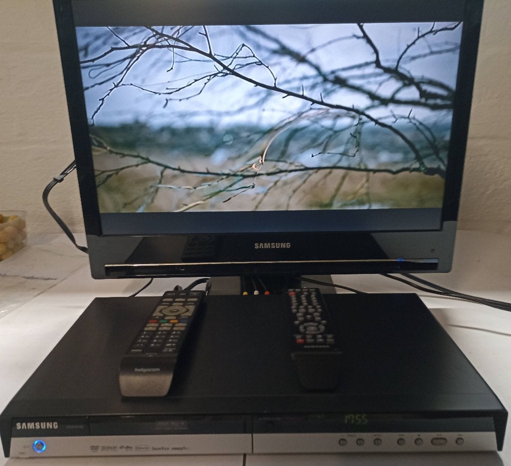 TV 3 x Opruiming 22--26-32 inch zie foto., Ophalen, Gebruikt, LG