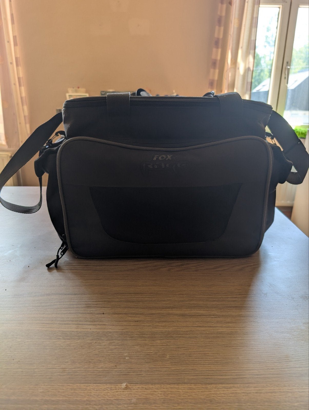 Fox rage XL tas met boxen (en deel shads), Ophalen