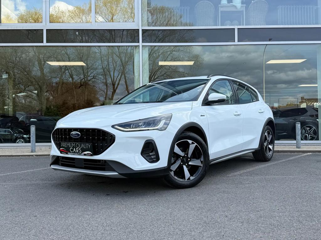 Ford Focus MHEV / ZETEL & STUURVERWARMING / CARPLAY / NAVI /, Stof, Gebruikt, Wit, 1438 kg