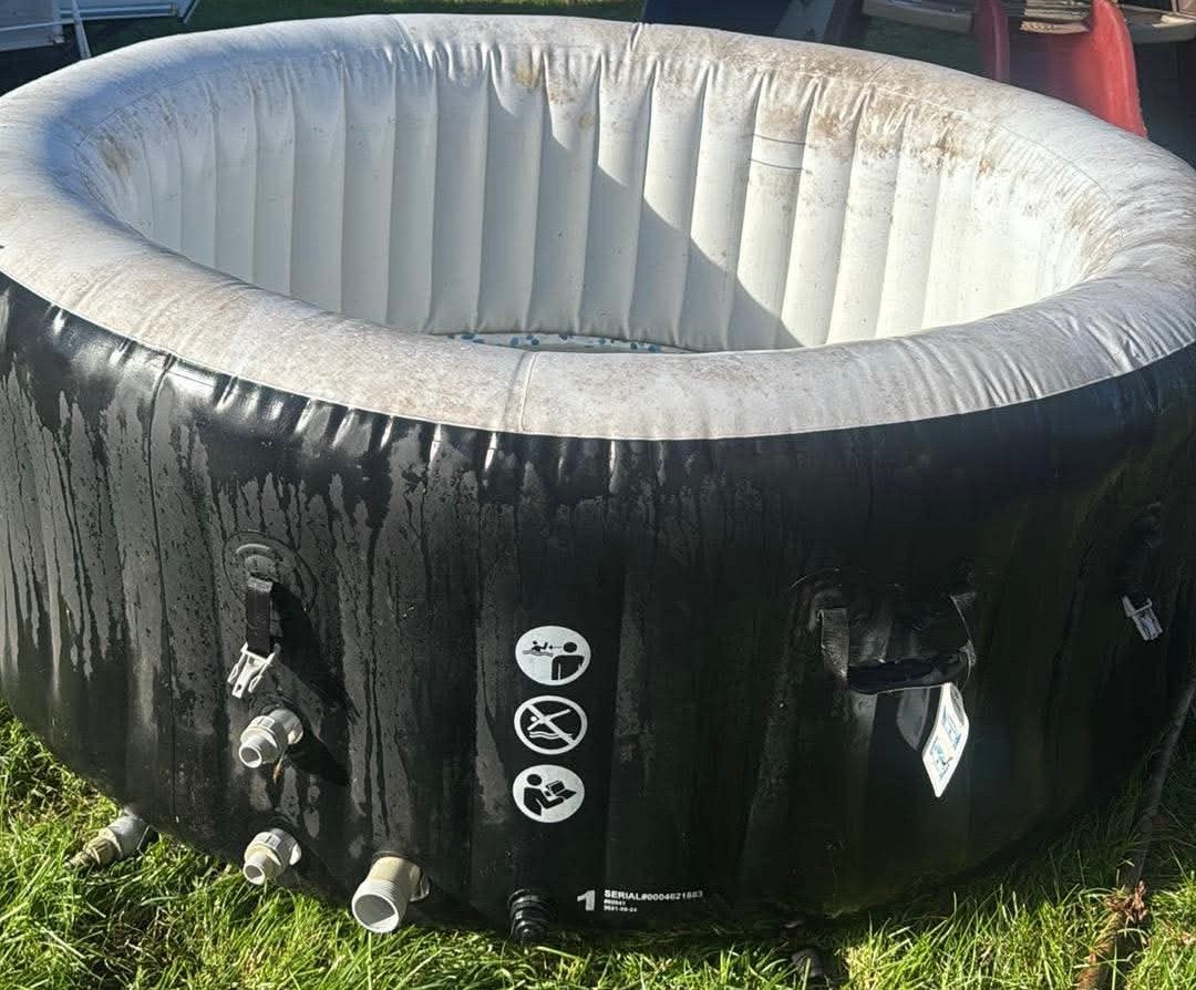 Opblaasbare jacuzzi - perfect werkende staat, Tuin en Terras, Ophalen, Gebruikt, Afdekzeil, Opblaasbaar