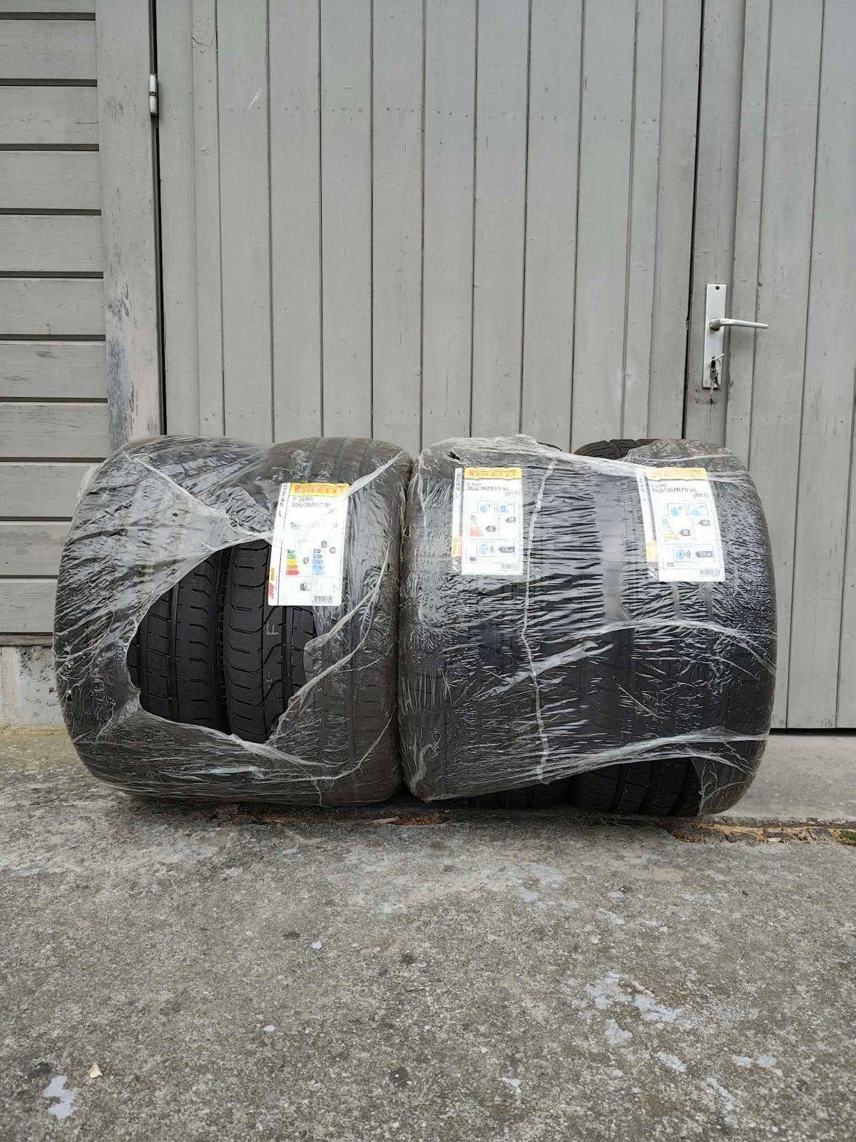 Pneus Pirelli P0 neufs 225/35 R19 XL.  88Y année 2022, Ophalen, Band(en)