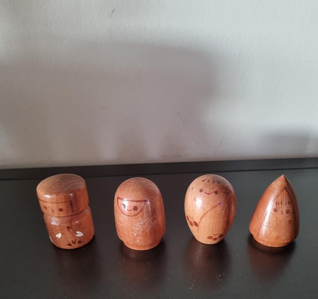 Complete set Kokeshi's van Ryoichi Funayama, Antiek en Kunst, Verzenden