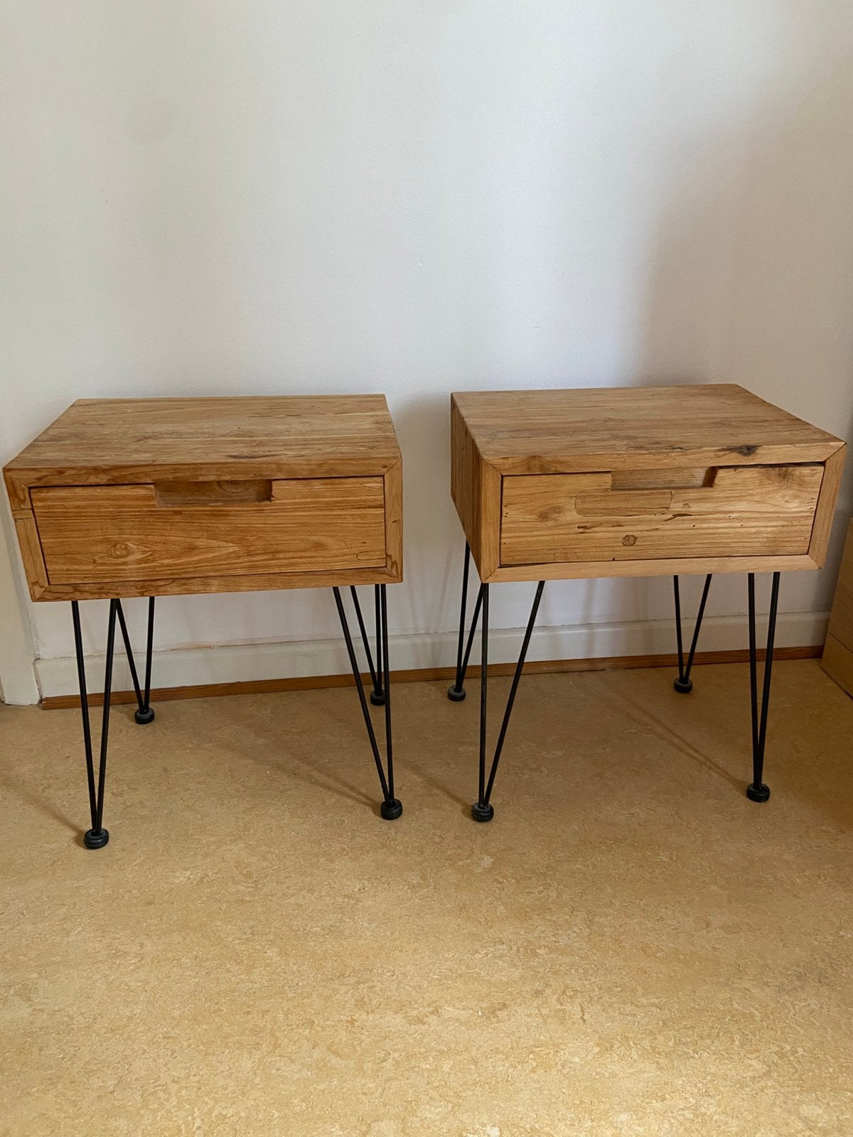 Set nachttafels hout, Huis en Inrichting, Slaapkamer | Nachtkastjes, Ophalen, Gebruikt, Minder dan 45 cm, Minder dan 55 cm