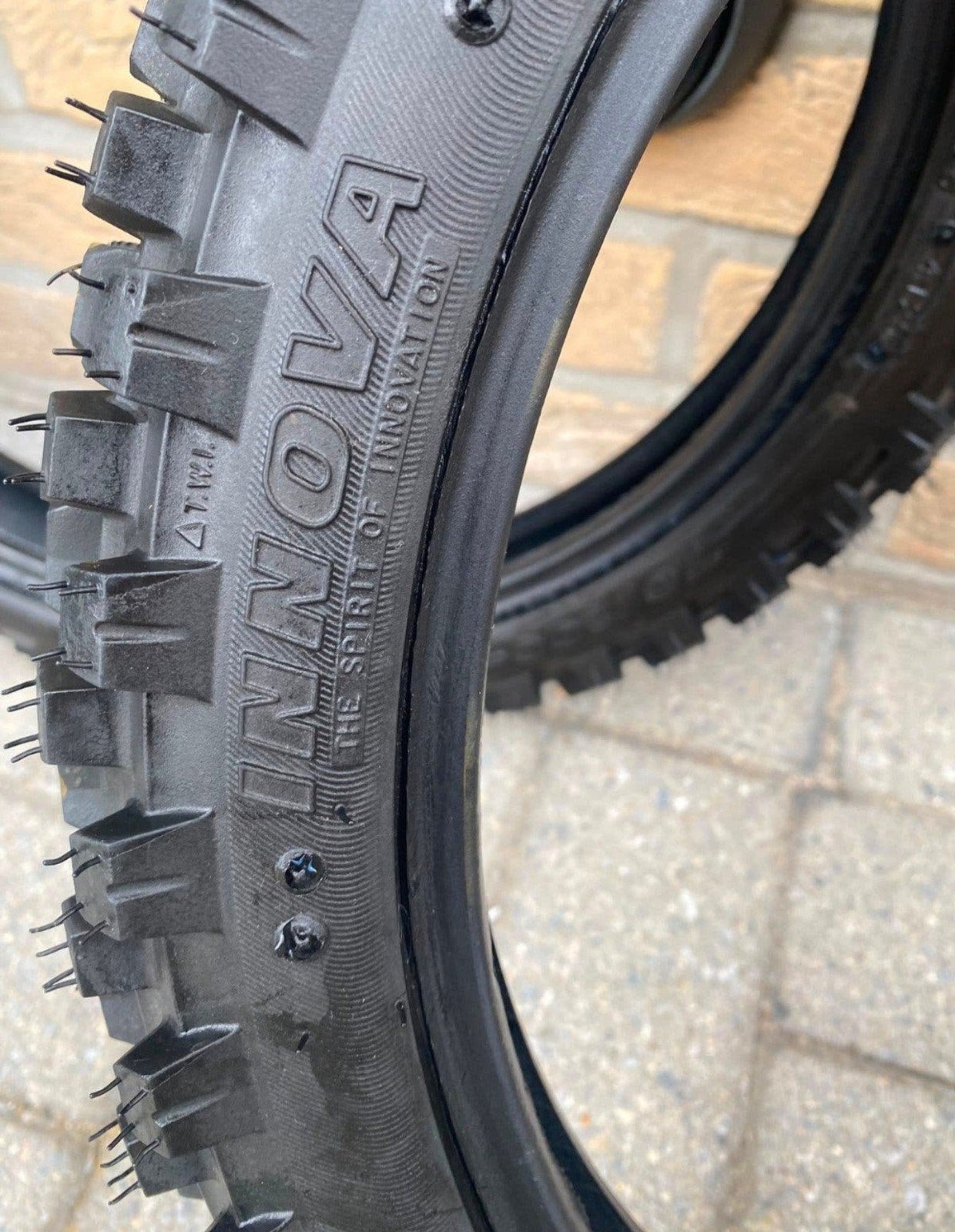 V20 cross banden, Motoren, Ophalen, Nieuw