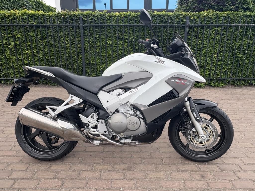 Honda VFR 800 Crossrunner, Motoren, Motoren | Honda, Bedrijf, Naked bike, meer dan 35 kW, 4 cilinders, Motorrijbewijs A, ABS, Ophalen