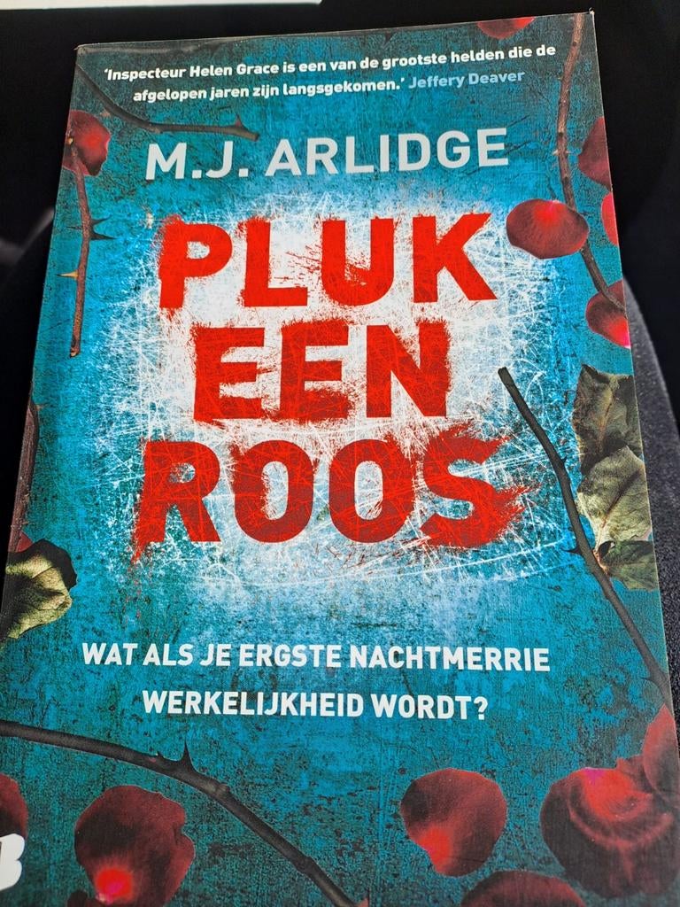 M.J. Arlidge - Pluk een roos, Boeken, Thrillers, Ophalen of Verzenden