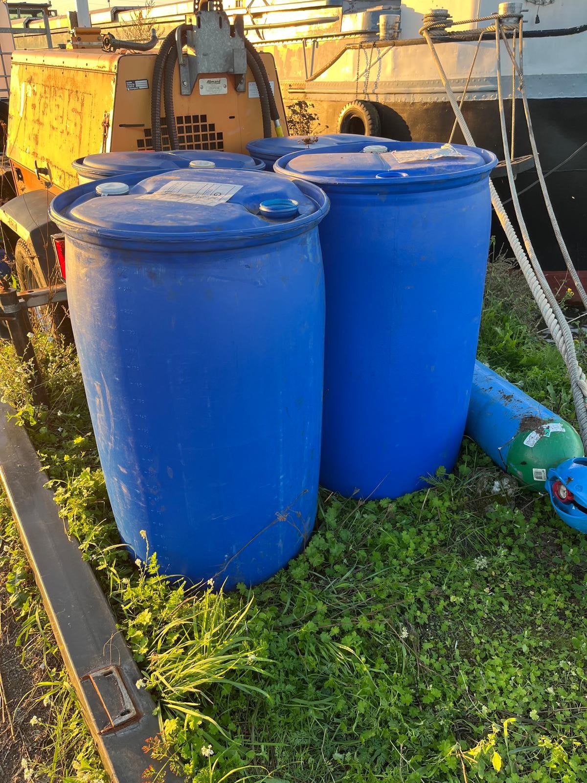 Regentonnen 2x 220l, Tuin en Terras, Ophalen, Zo goed als nieuw
