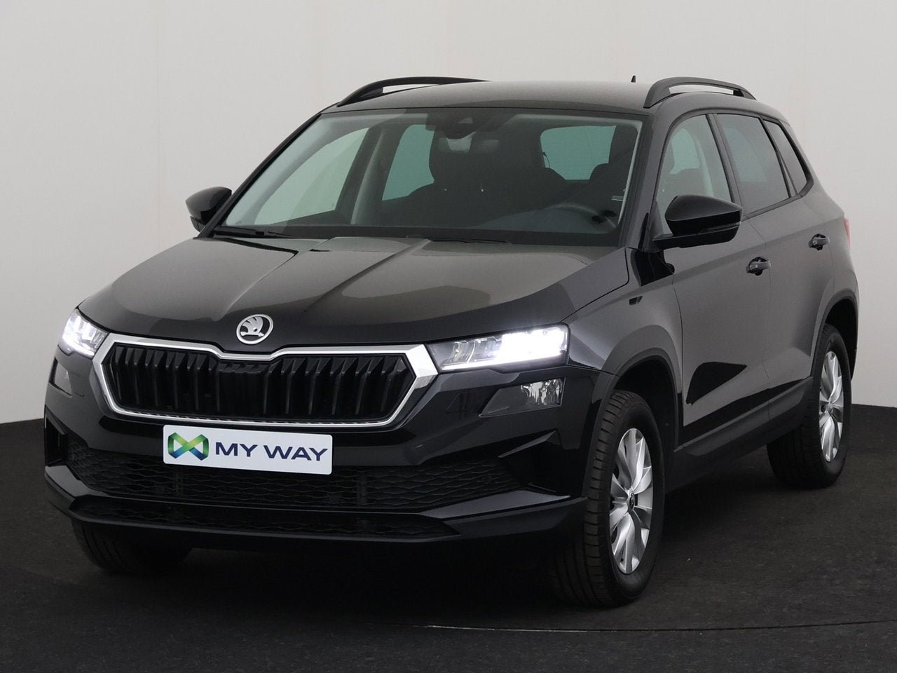Skoda Karoq Family 1.5 TSI 110kW (150ch) DSG7, Auto's, Automaat, Geheel digitaal combi-instrument, Zwart, Karoq