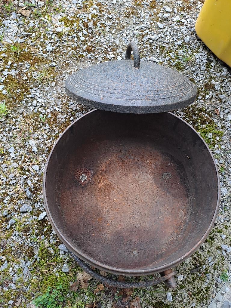 Chaudron marmite en fonte, Enlèvement