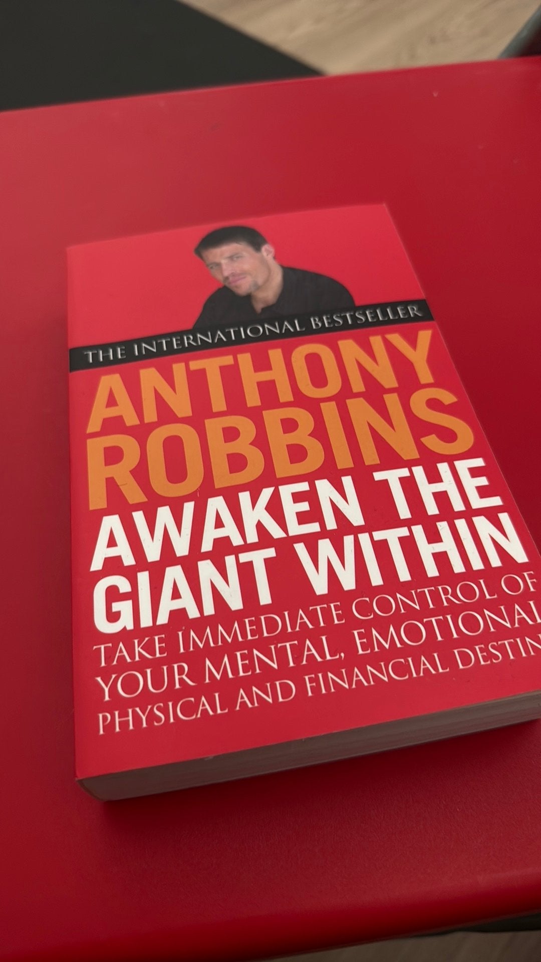 Anthony Robbins - awaken the giant within, Livres, Conseil, Aide & Formation, Enlèvement ou Envoi, Comme neuf