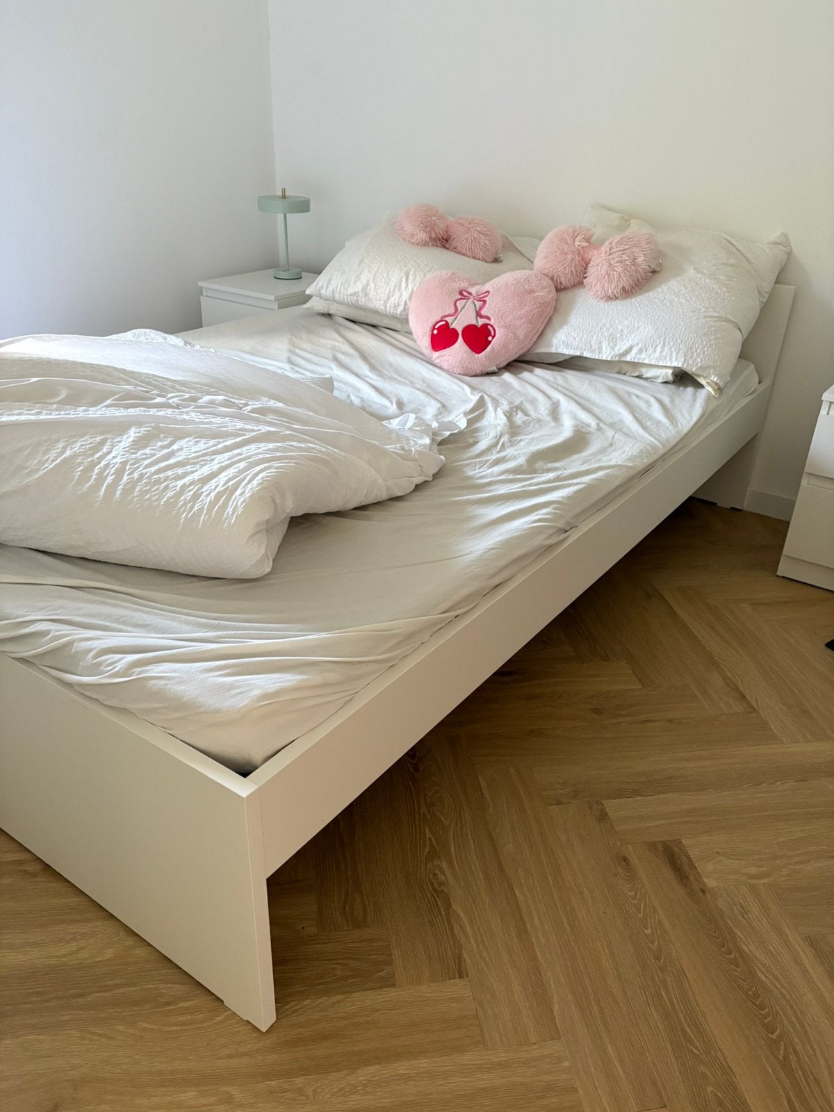 Bedframe + nachtkastjes+ lampjes, Ophalen of Verzenden, Zo goed als nieuw
