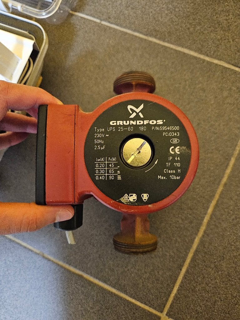 Grundfos UPS 28-60 180 circulatiepomp, Enlèvement