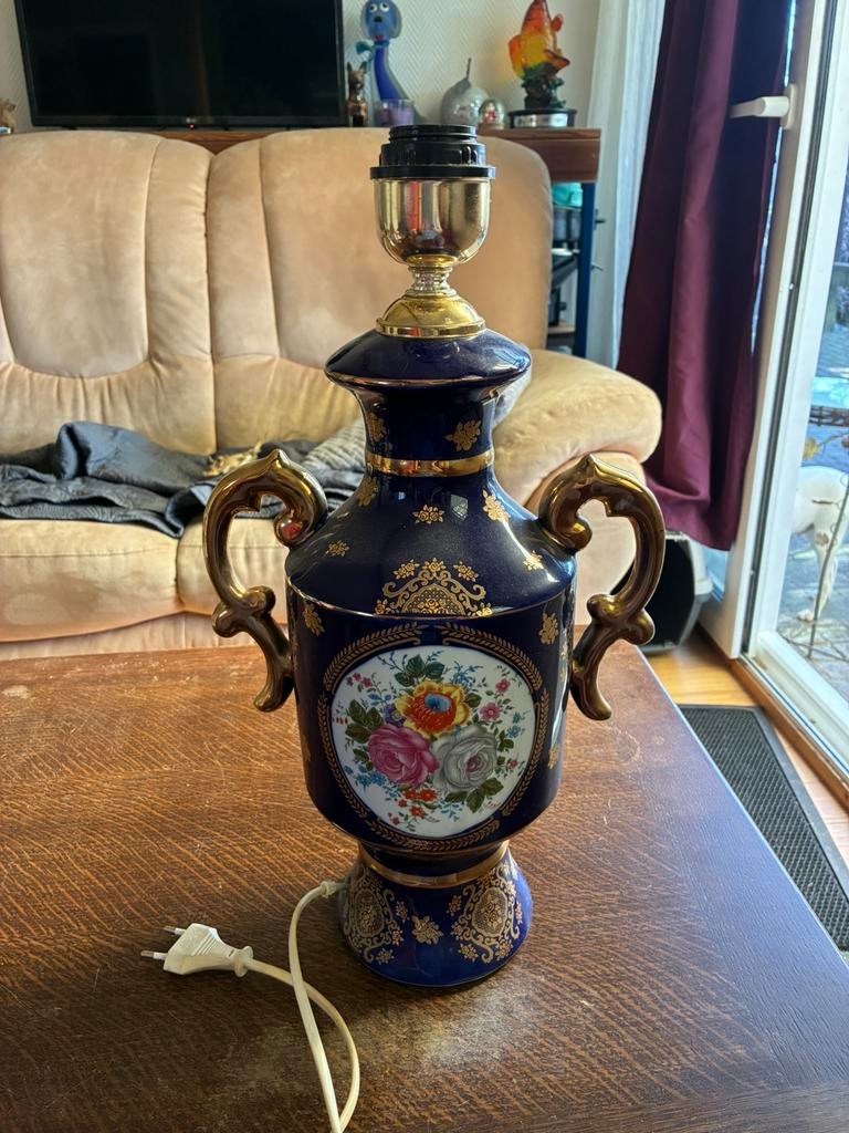 Lampe en porcelaine, Ophalen
