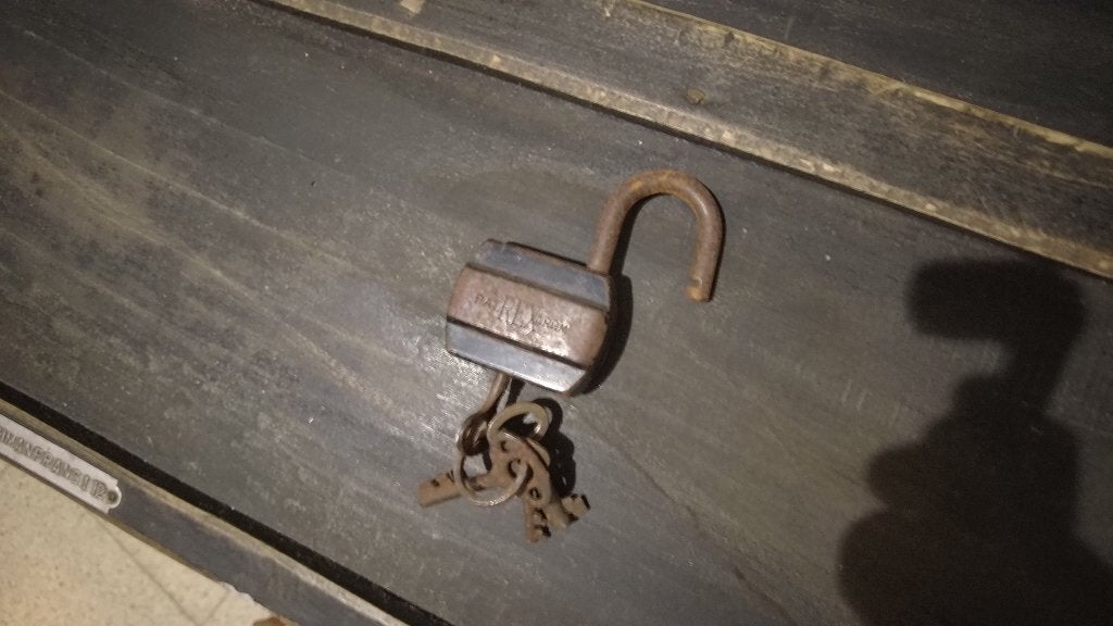 Ancien coffre en bois BRAECKMANS FRANS - Doublerie d'origine, Ophalen