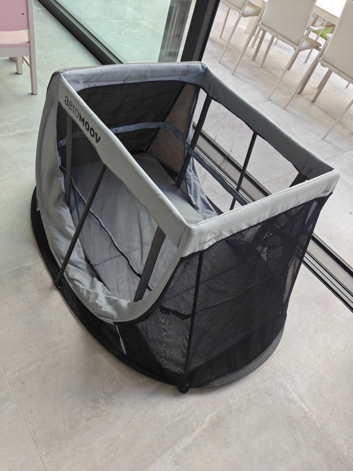 Aeromoov reisbed + muggennet + zonnescherm, Enfants & Bébés, Enlèvement, Comme neuf