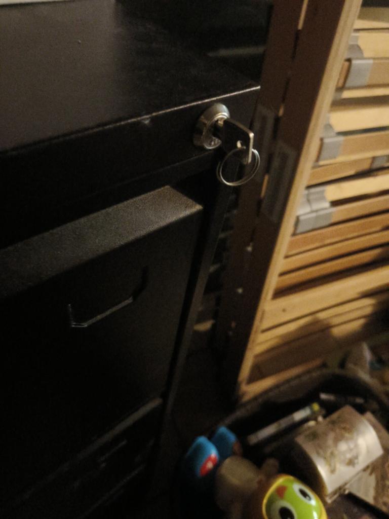 Metalen archiefkast / dossierkast met sleutel – 3 lades, Ophalen