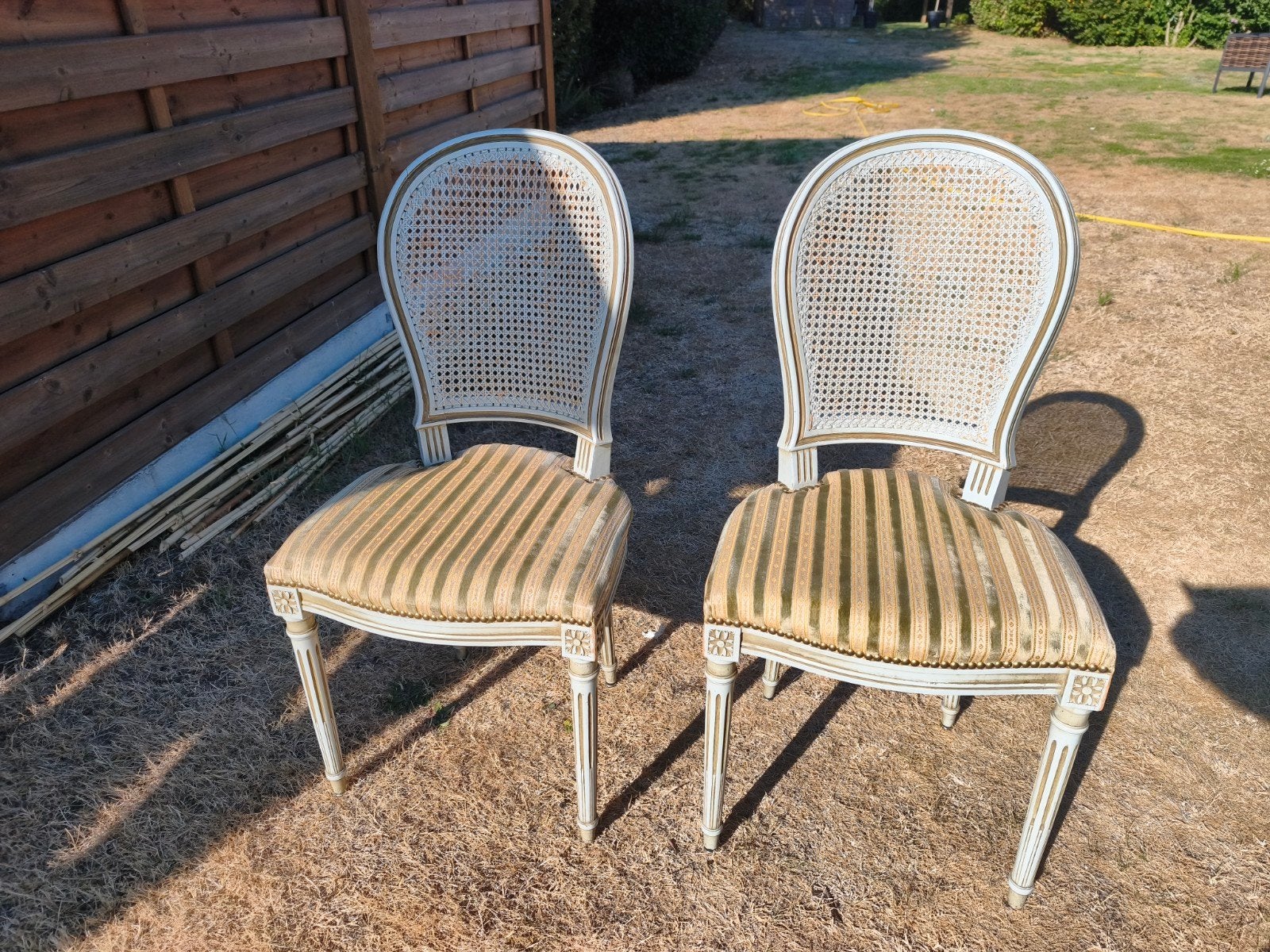 Louis XIV stoelen en voetbank, Tuin en Terras, Ophalen, Gebruikt, Textileen