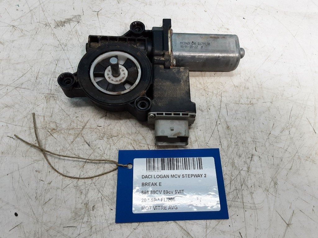 MOTEUR LEVE VITRE ELECTRIQUE AVANT GAUCHE Dacia, Dacia, Renault Deutschland AG, Utilisé, Peter-Huppertz-Straße 5
51063  Köln, DE