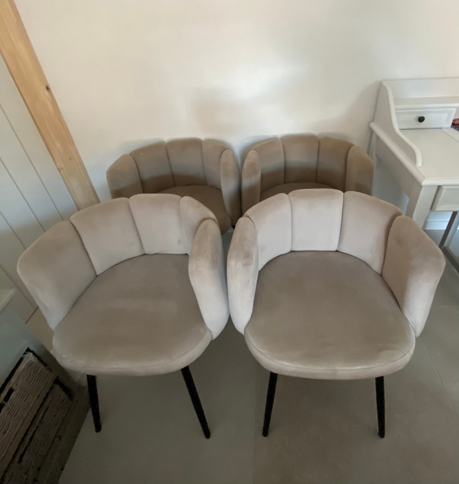 Set/4  landelijke eetkamerstoelen/zetel/ taupe, Enlèvement, Utilisé, Landelijke, Quatre