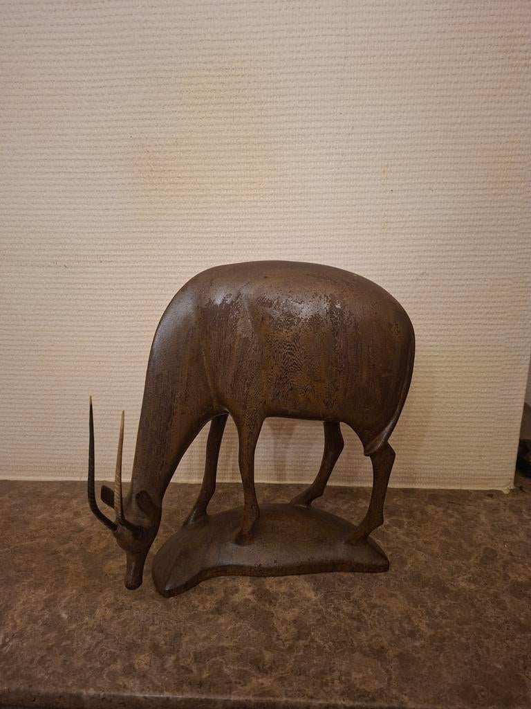 Prachtige handgesneden grote ebbenhouten antilope jaren 60, Ophalen