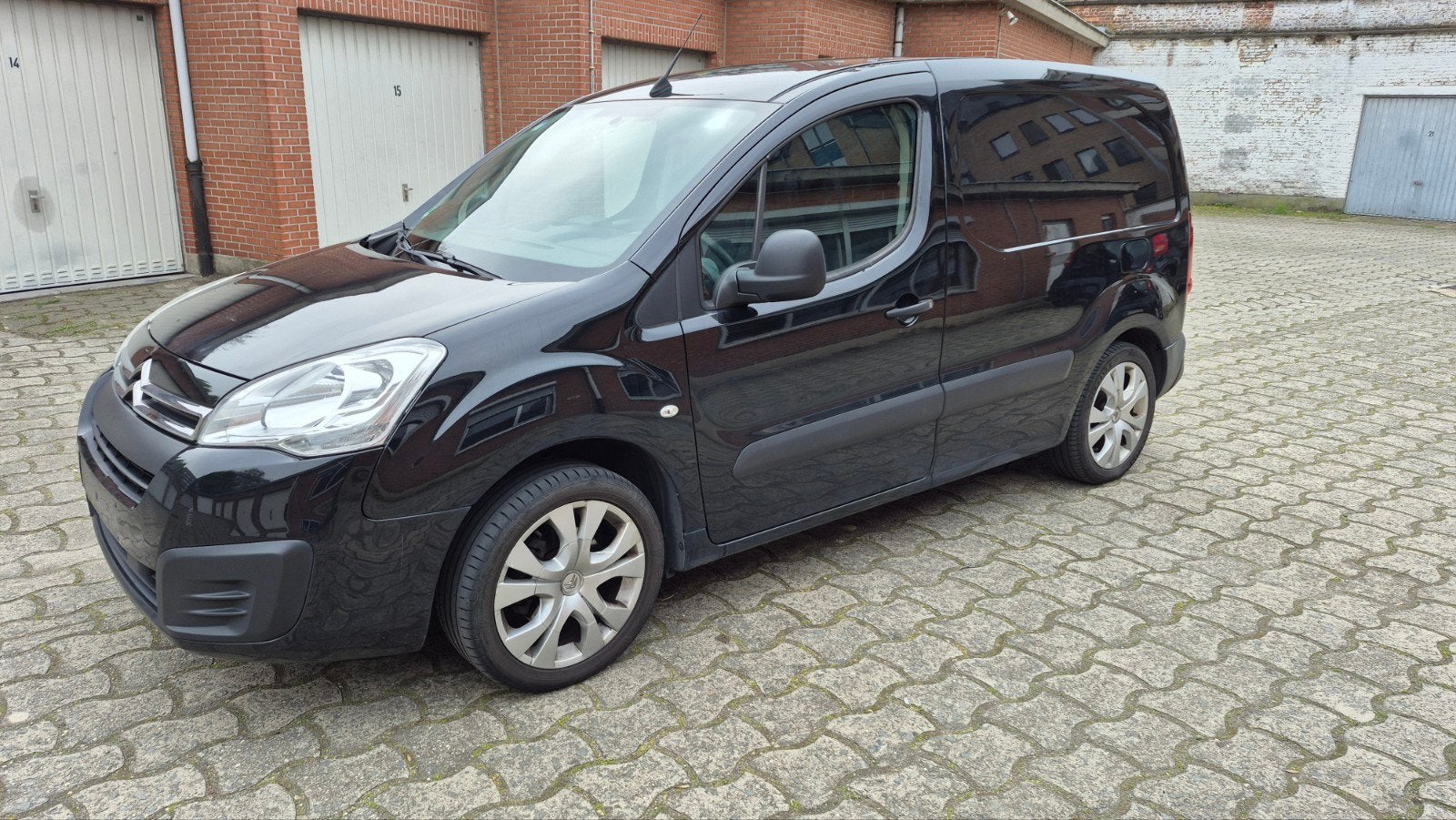 Citroen berlingo 1.6hdi 2017 205 000km lichte vracht, Auto's, Bestelwagens en Lichte vracht, Particulier, Te koop