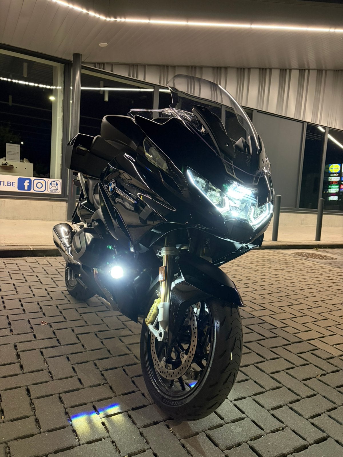 R1250 RT 2022 – Full Black – Full Option – 5000 km – Neuve, Permis Moto A, Tourisme, Entreprise, Occasion