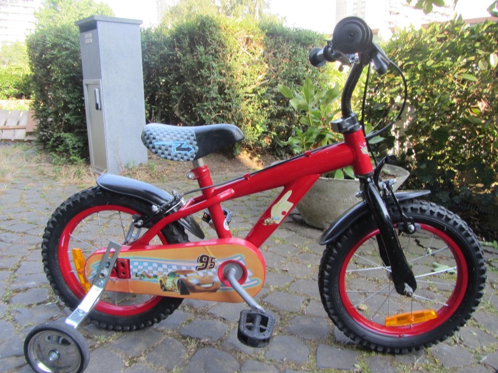 Belles voitures Disney 14" + nouvelles roues garcon 3 à 5 m, Vélos & Vélomoteurs, Enlèvement, Stabilisateurs