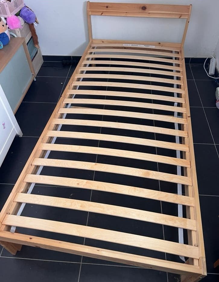 Ikea bed 1 persoon (90x200), Ophalen, Zo goed als nieuw