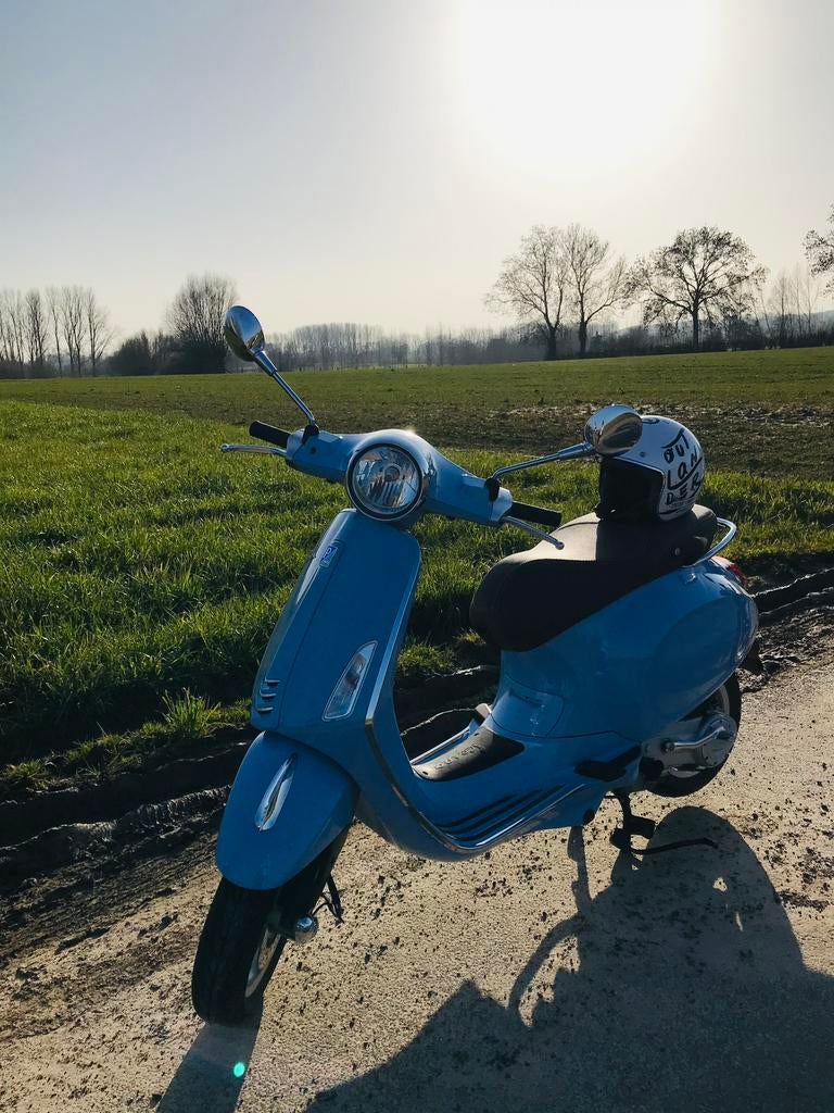 Vespa Primavera 50cc - BABY BLUE, Fietsen en Brommers, Scooters | Vespa, Zo goed als nieuw, Overige modellen, Klasse B (45 km/u)