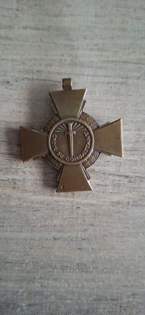 Décoration militaire Croix du combattant française, Enlèvement ou Envoi, Armée de terre, Objet d'art