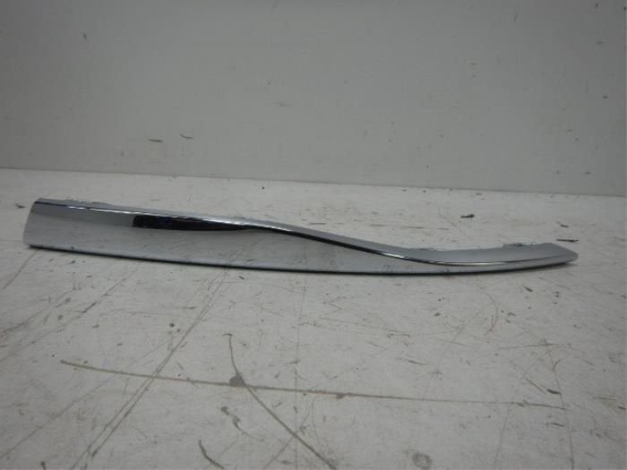 VW Golf 8 Bumperinleg Chroom Rechts, Auto-onderdelen, Ophalen of Verzenden, Gebruikt, Voor, Bumper