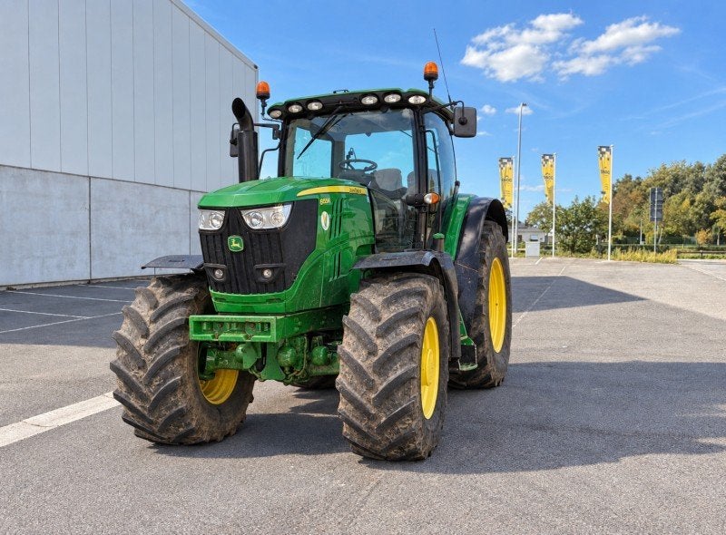 Tracteur John Deere 6215R à quatre roues motrices de 2016, Articles professionnels, John Deere